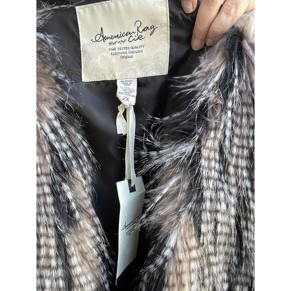 American Rag Feather Vest size 2X NEW NWT Boho Hippy Vest - Picture 4 of 4